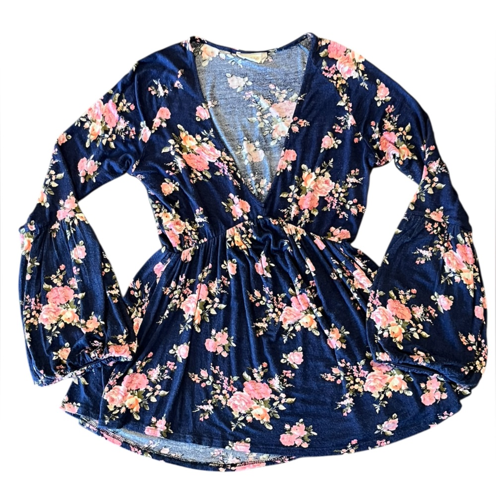 Altar'd State Navy Blue Floral V-Neck Women's Top Whimsical Fairy Size Medium - Picture 9 of 13